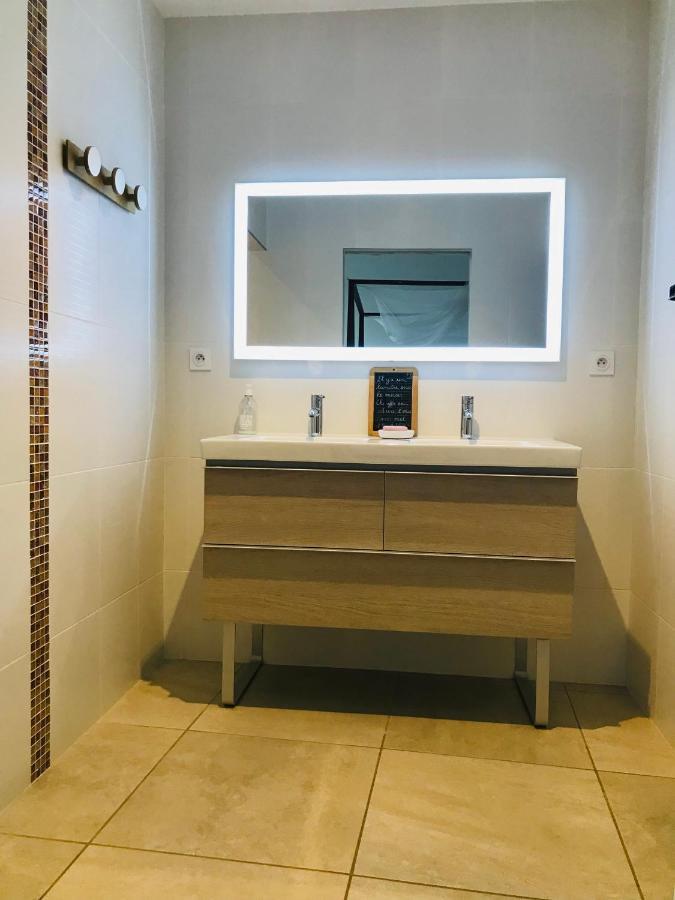 Ferme St Pierre 2 Suites Avec Repas, Piscine, Clim, Cheminee Ou Baignoire Spa Chabeuil Екстериор снимка