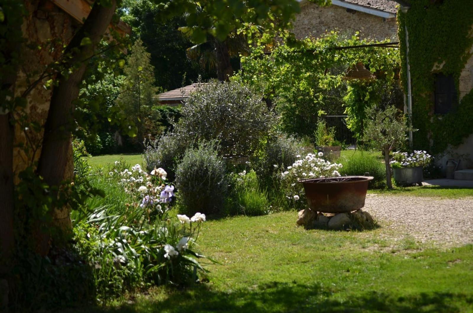 Ferme St Pierre 2 Suites Avec Repas, Piscine, Clim, Cheminee Ou Baignoire Spa Chabeuil Екстериор снимка