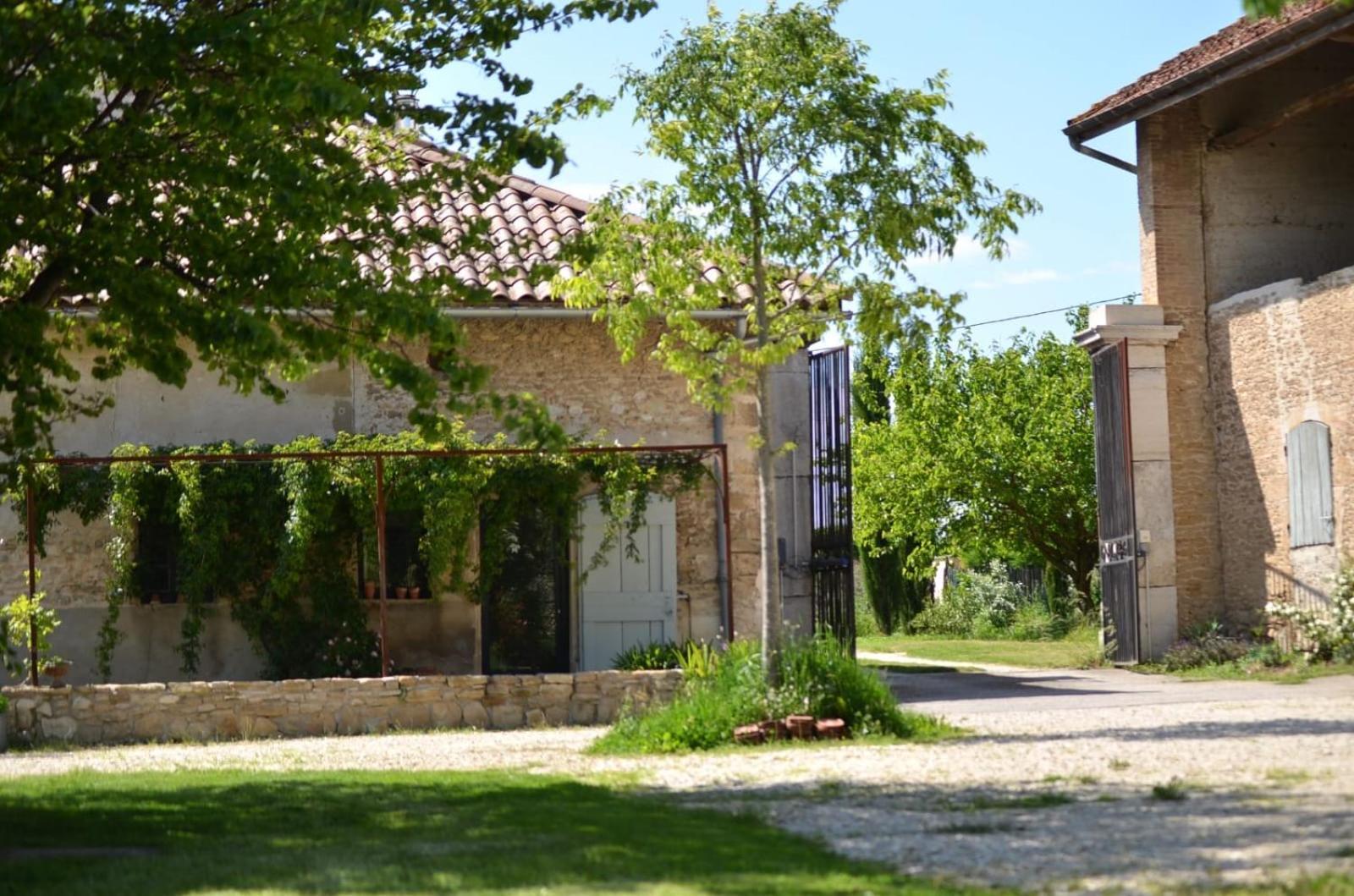 Ferme St Pierre 2 Suites Avec Repas, Piscine, Clim, Cheminee Ou Baignoire Spa Chabeuil Екстериор снимка